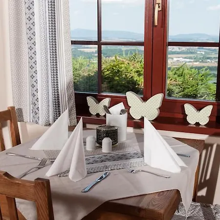 Na Krasne Vyhlidce Konukevi 3*